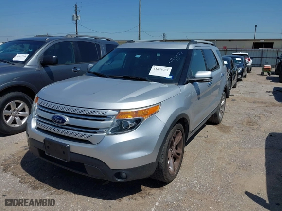 2015 Ford Explorer Limited with VIN 1FM5K7F86FGA26586, listed as a IAAI auction lot 41835232 with 161,191 mi miles. Bid and sale history available at carsss.com. Image 17.