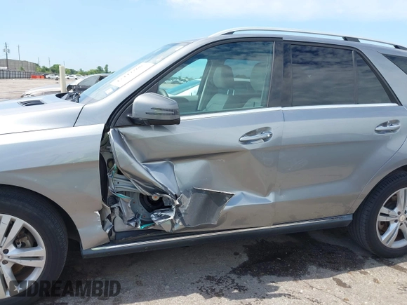 2013 Mercedes-Benz M 350 with VIN 4JGDA5HB9DA242959, listed as a IAAI auction lot 42447266 with 90,782 mi miles and . Bid and sale history available at DreamBid. Image 6.