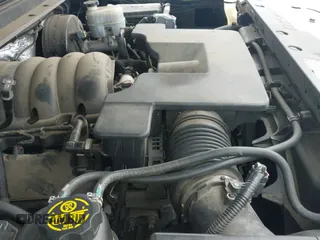 2017 Chevrolet Suburban Premier с VIN 1GNSKJKC0HR266648, выставлен на аукционе IAAI как лот 42409310 с пробегом Не указан миль и . История ставок и продаж доступна на DreamBid. Изображение 19.