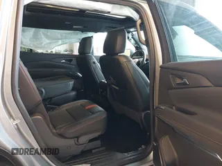2024 Chevrolet Traverse AWD RS z VIN 1GNEVLKS7RJ211234, wystawiony jako IAAI lot #42318206 z przebiegiem 4 541 mil mil oraz . Historia ofert i sprzedaży dostępna na DreamBid. Obrazek 8.