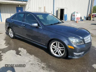 2013 Mercedes-Benz C 300 Sport z VIN WDDGF8AB2DR269765, wystawiony jako Copart lot #53187405 z przebiegiem Nie podano mil oraz Szkoda całkowita • Salvage title. Historia ofert i sprzedaży dostępna na DreamBid. Obrazek 4.