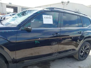 2022 Volkswagen Atlas SE with VIN 1V2WR2CA0NC528514, listed as a IAAI auction lot 42403584 with 60,778 mi miles and . Bid and sale history available at DreamBid. Image 14.