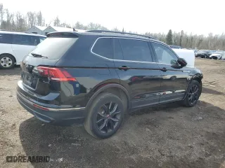 2022 Volkswagen Tiguan SE with VIN 3VV2B7AXXNM061725, listed as a Copart auction lot 42580655 with 82,732 mi miles and Salvage Title. Bid and sale history available at carsss.com. Image 3.