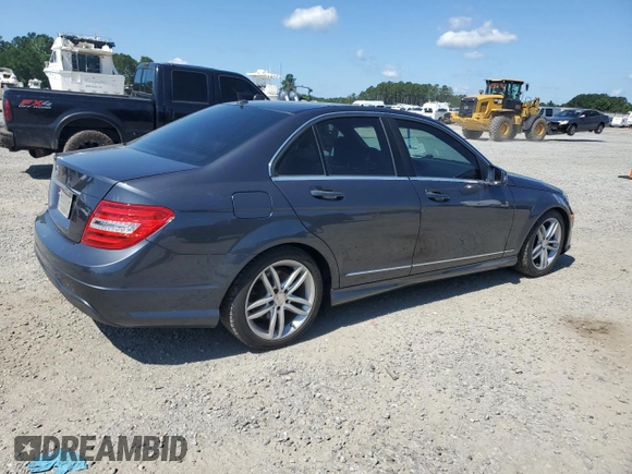 2013 Mercedes-Benz C 250 Sport z VIN WDDGF4HB4DR265117, wystawiony jako Copart lot #61443835 z przebiegiem 114 019 mil mil oraz Szkoda całkowita • Salvage title. Historia ofert i sprzedaży dostępna na DreamBid. Obrazek 3.