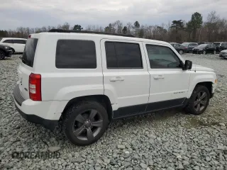 2014 Jeep Patriot Latitude z VIN 1C4NJPFA2ED928050, wystawiony jako Copart lot #50195295 z przebiegiem 130 437 mil mil oraz Szkoda całkowita • Salvage title. Historia ofert i sprzedaży dostępna na DreamBid. Obrazek 3.