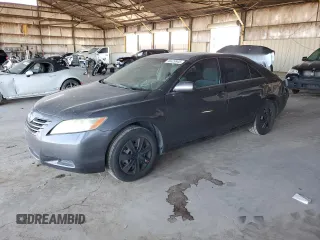 2008 Toyota Camry LE z VIN 4T1BK46K48U064254, wystawiony jako Copart lot #56429945 z przebiegiem 302 688 mil mil oraz Szkoda całkowita • Salvage title. Historia ofert i sprzedaży dostępna na DreamBid. Obrazek 1.