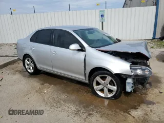 2010 Volkswagen Jetta Limited Edition с VIN 3VWAX7AJ1AM105397, выставлен на аукционе Copart как лот 53749085 с пробегом 159 224 миль миль и На запчасти • Non repairable. История ставок и продаж доступна на DreamBid. Изображение 4.