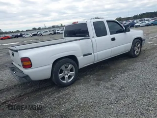 2005 Chevrolet Silverado 1500 z VIN 1GCEC19T65Z179681, wystawiony jako IAAI lot #41423413 z przebiegiem 267 006 mil mil oraz . Historia ofert i sprzedaży dostępna na DreamBid. Obrazek 4.