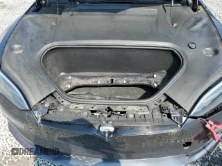 2023 Tesla Model S Plaid z VIN 5YJSA1E61PF518977, wystawiony jako Copart lot #60391625 z przebiegiem Nie podano mil oraz Szkoda całkowita • Salvage title. Historia ofert i sprzedaży dostępna na DreamBid. Obrazek 11.