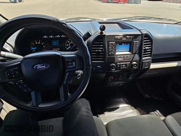 2020 Ford F-150 XL z VIN 1FTEW1C59LKF20188, wystawiony jako Copart lot #66210185 z przebiegiem 148 260 mil mil oraz Czysty tytuł • Clean title. Historia ofert i sprzedaży dostępna na DreamBid. Obrazek 9.