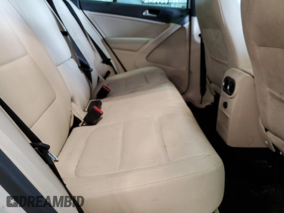 2016 Volkswagen Tiguan S with VIN WVGBV7AX0GW607632, listed as a Copart auction lot 47170495 with 85,628 mi miles and Clean Title. Bid and sale history available at DreamBid. Image 11.