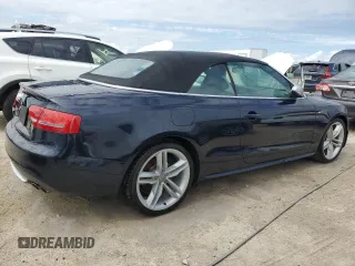2010 Audi S5 Premium Plus z VIN WAUCGAFH5AN015591, wystawiony jako Copart lot #74314074 z przebiegiem Nie podano mil oraz Nie do naprawy. Historia ofert i sprzedaży dostępna na DreamBid. Obrazek 3.