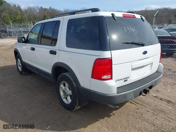 2003 Ford Explorer XLT with VIN 1FMZU73K03UC67746, listed as a IAAI auction lot 41831345 with 191,844 mi miles. Bid and sale history available at carsss.com. Image 3.