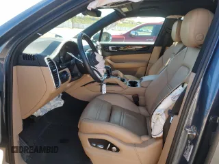 2020 Porsche Cayenne Turbo S E-Hybrid с VIN WP1AA2AY8LDA06688, выставлен на аукционе Copart как лот 55681145 с пробегом Не указан миль и Списание • Salvage title. История ставок и продаж доступна на DreamBid. Изображение 7.