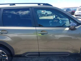 2025 Subaru Forester Limited z VIN JF2SLDRC6SH445868, wystawiony jako IAAI lot #42186891 z przebiegiem 6 488 mil mil oraz . Historia ofert i sprzedaży dostępna na DreamBid. Obrazek 14.