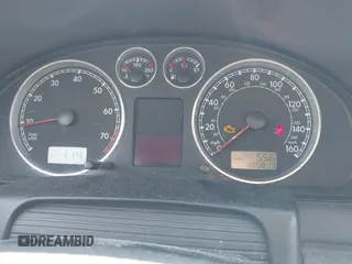 2004 Volkswagen Passat GLS z VIN WVWPD63BX4P205115, wystawiony jako IAAI lot #42039738 z przebiegiem 195 817 mil mil oraz . Historia ofert i sprzedaży dostępna na DreamBid. Obrazek 7.