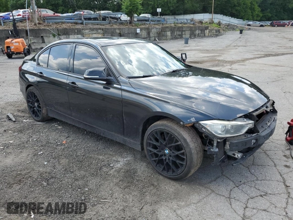 2013 BMW 3 Series 328i xDrive z VIN WBA3B5C51DF593458, wystawiony jako Copart lot #64755635 z przebiegiem 88 820 mil mil oraz Szkoda całkowita • Salvage title. Historia ofert i sprzedaży dostępna na DreamBid. Obrazek 4.