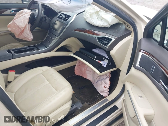 2015 Lincoln MKZ with VIN 3LN6L2JK9FR622100, listed as a IAAI auction lot 42269664 with 52,287 mi miles and . Bid and sale history available at DreamBid. Image 5.