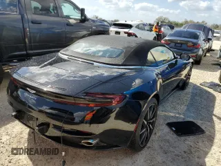 2019 Aston Martin DB11 z VIN SCFRMFCW9KGM05896, wystawiony jako Copart lot #78158154 z przebiegiem Nie podano mil oraz Nie do naprawy. Historia ofert i sprzedaży dostępna na DreamBid. Obrazek 3.