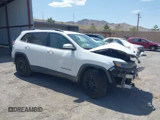 2019 Jeep Cherokee Latitude z VIN 1C4PJMCB0KD161976, wystawiony jako IAAI lot #42510314 z przebiegiem 256 990 mil mil oraz . Historia ofert i sprzedaży dostępna na DreamBid. Obrazek 1.