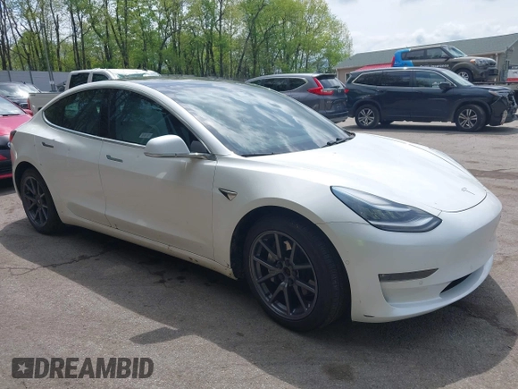 2020 Tesla Model 3 Long Range z VIN 5YJ3E1EB0LF712545, wystawiony jako IAAI lot #42198461 z przebiegiem 22 322 mil mil oraz . Historia ofert i sprzedaży dostępna na DreamBid. Obrazek 1.