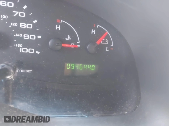 2008 Ford Econoline Passenger XL with VIN 1FBNE31L78DA63624, listed as a IAAI auction lot 42036906 with 94,644 mi miles. Bid and sale history available at carsss.com. Image 7.