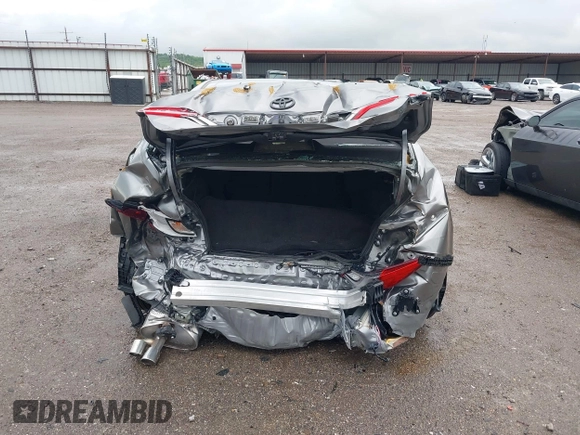 2025 Toyota Camry LE z VIN 4T1DAACK5SU527380, wystawiony jako IAAI lot #42116438 z przebiegiem 4 917 mil mil oraz . Historia ofert i sprzedaży dostępna na DreamBid. Obrazek 17.