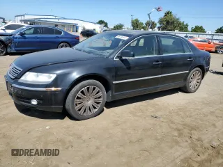 2005 Volkswagen Phaeton z VIN WVWAF03D458004076, wystawiony jako Copart lot #66794644 z przebiegiem Nie podano mil oraz Tytuł czysty. Historia ofert i sprzedaży dostępna na DreamBid. Obrazek 1.