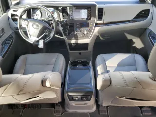 2020 Toyota Sienna XLE Auto Access Seat with VIN 5TDYZ3DC9LS053621, listed as a Copart auction lot 52774245 with 98,942 mi miles and Salvage Title. Bid and sale history available at carsss.com. Image 8.