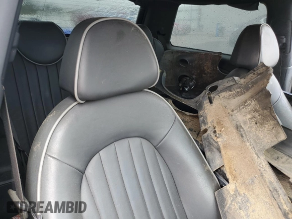 2006 MINI Hardtop S z VIN WMWRE335X6TL20674, wystawiony jako Copart lot #51828915 z przebiegiem Nie podano mil oraz Nie do naprawy • Non repairable. Historia ofert i sprzedaży dostępna na DreamBid. Obrazek 10.