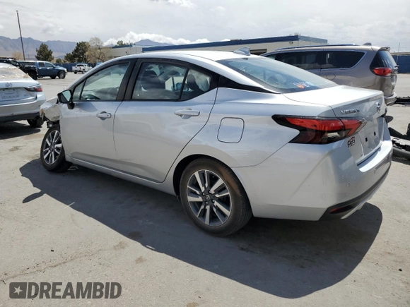 2021 Nissan Versa SV z VIN 3N1CN8EV1ML888089, wystawiony jako Copart lot #52027585 z przebiegiem 65 944 mil mil oraz Szkoda całkowita • Salvage title. Historia ofert i sprzedaży dostępna na DreamBid. Obrazek 2.