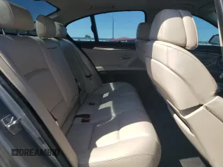 2011 BMW 5 Series 550i z VIN WBAFR9C52BC618124, wystawiony jako Copart lot #60330665 z przebiegiem 82 674 mil mil oraz Czysty tytuł • Clean title. Historia ofert i sprzedaży dostępna na DreamBid. Obrazek 10.