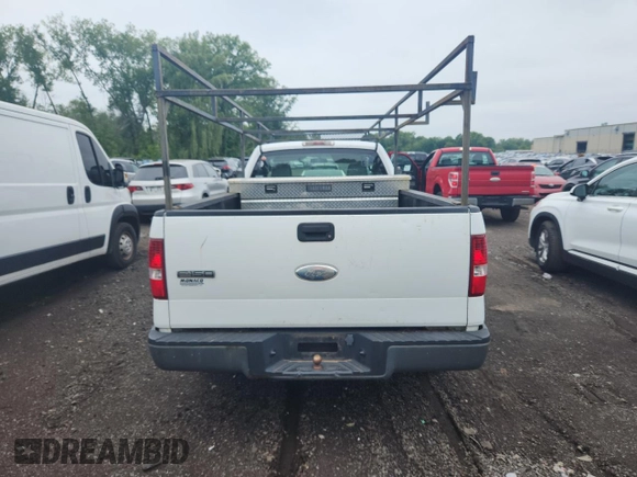 2007 Ford F-150 XL z VIN 1FTRF12267NA25170, wystawiony jako Copart lot #64257925 z przebiegiem 231 761 mil mil oraz Czysty tytuł • Clean title. Historia ofert i sprzedaży dostępna na DreamBid. Obrazek 6.