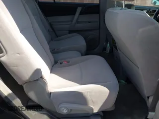 2008 Toyota Highlander z VIN JTEES41A082058636, wystawiony jako IAAI lot #42347222 z przebiegiem Nie podano mil oraz . Historia ofert i sprzedaży dostępna na DreamBid. Obrazek 8.