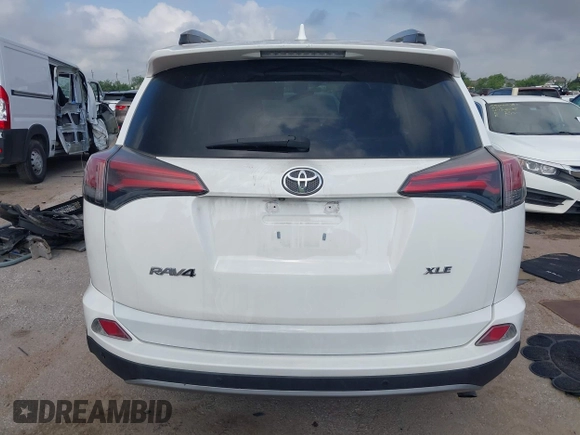 2018 Toyota RAV4 XLE z VIN 2T3WFREV2JW501356, wystawiony jako IAAI lot #42087027 z przebiegiem 32 117 mil mil oraz . Historia ofert i sprzedaży dostępna na DreamBid. Obrazek 16.