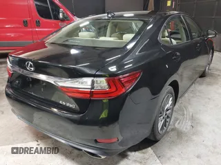 2018 Lexus ES 350 z VIN 58ABK1GG3JU083398, wystawiony jako IAAI lot #42094308 z przebiegiem 98 019 mil mil oraz . Historia ofert i sprzedaży dostępna na DreamBid. Obrazek 4.