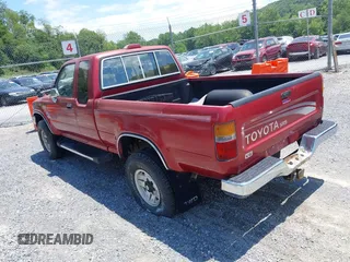 1994 Toyota Pickup SR5 with VIN JT4VN13G6R5136042, listed as a IAAI auction lot 42776057 with 227,301 mi miles and . Bid and sale history available at DreamBid. Image 3.