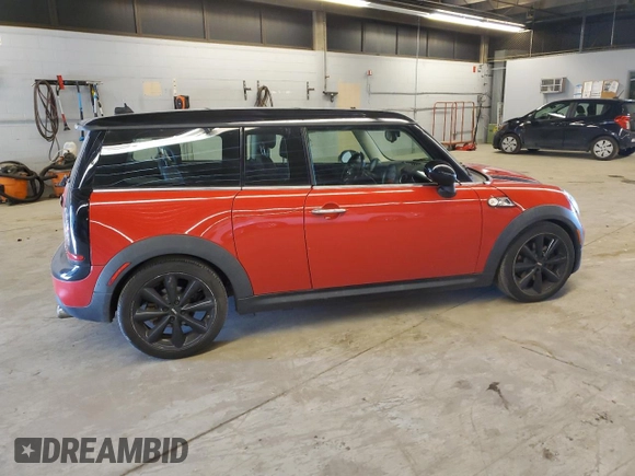 2014 MINI Clubman S z VIN WMWZG3C52ET800765, wystawiony jako Copart lot #76470874 z przebiegiem 103 971 mil mil oraz Szkoda całkowita • Salvage title. Historia ofert i sprzedaży dostępna na DreamBid. Obrazek 3.