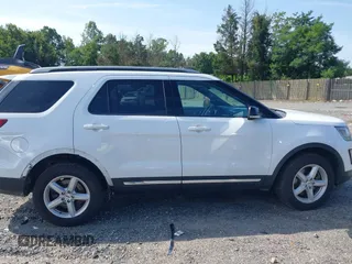 2017 Ford Explorer XLT z VIN 1FM5K8D81HGB28258, wystawiony jako IAAI lot #42613757 z przebiegiem 89 694 mil mil oraz . Historia ofert i sprzedaży dostępna na DreamBid. Obrazek 13.