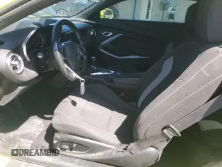 2019 Chevrolet Camaro 1LT z VIN 1G1FA1RX3K0155165, wystawiony jako Copart lot #52343325 z przebiegiem 54 665 mil mil oraz Szkoda całkowita • Salvage title. Historia ofert i sprzedaży dostępna na DreamBid. Obrazek 7.