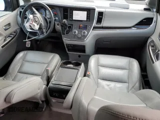 2018 Toyota Sienna XLE Auto Access Seat with VIN 5TDYZ3DC8JS932914, listed as a Copart auction lot 47891655 with 112,009 mi miles and Salvage Title. Bid and sale history available at carsss.com. Image 8.