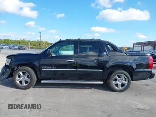 2013 Chevrolet Avalanche LTZ with VIN 3GNMCGE05DG351022, listed as a IAAI auction lot 41138090 with 197,159 mi miles and . Bid and sale history available at DreamBid. Image 14.