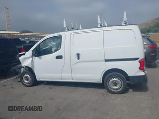 2015 Chevrolet City Express Cargo LS z VIN 3N63M0YN6FK693415, wystawiony jako IAAI lot #42026961 z przebiegiem 195 485 mil mil oraz . Historia ofert i sprzedaży dostępna na DreamBid. Obrazek 14.
