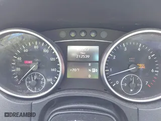 2009 Mercedes-Benz M-Class 3.5L with VIN 4JGBB86E09A470827, listed as a IAAI auction lot 42024915 with 212,537 mi miles. Bid and sale history available at carsss.com. Image 7.
