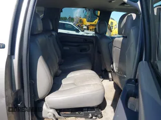 2003 Chevrolet Suburban LT with VIN 1GNFK16Z83J194671, listed as a IAAI auction lot 42218361 with 190,492 mi miles and . Bid and sale history available at DreamBid. Image 8.
