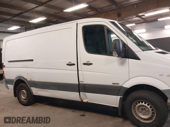2011 Mercedes-Benz Sprinter Cargo with VIN WD3PE7CC6B5586380, listed as a IAAI auction lot 42162152 with 184,199 mi miles. Bid and sale history available at carsss.com. Image 13.