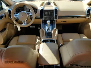 2011 Porsche Cayenne S с VIN WP1AB2A24BLA44481, выставлен на аукционе Copart как лот 53110375 с пробегом 111 036 миль миль и Списание • Salvage title. История ставок и продаж доступна на DreamBid. Изображение 8.