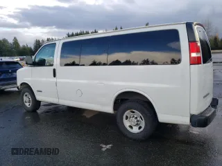 2005 Chevrolet Express Passenger with VIN 1GAHG35U551121466, listed as a Copart auction lot 80658034 with 84,598 mi miles and Salvage title. Bid and sale history available at DreamBid. Image 2.