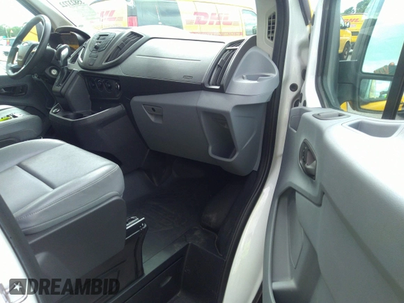 2018 Ford Transit z VIN 1FTYR2CMXJKB45362, wystawiony jako IAAI lot #35823722 z przebiegiem 247 767 mil mil oraz . Historia ofert i sprzedaży dostępna na DreamBid. Obrazek 5.