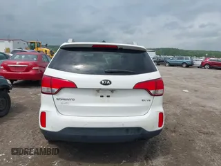 2015 Kia Sorento EX with VIN 5XYKU4A71FG647090, listed as a IAAI auction lot 42100215 with 121,842 mi miles. Bid and sale history available at carsss.com. Image 17.